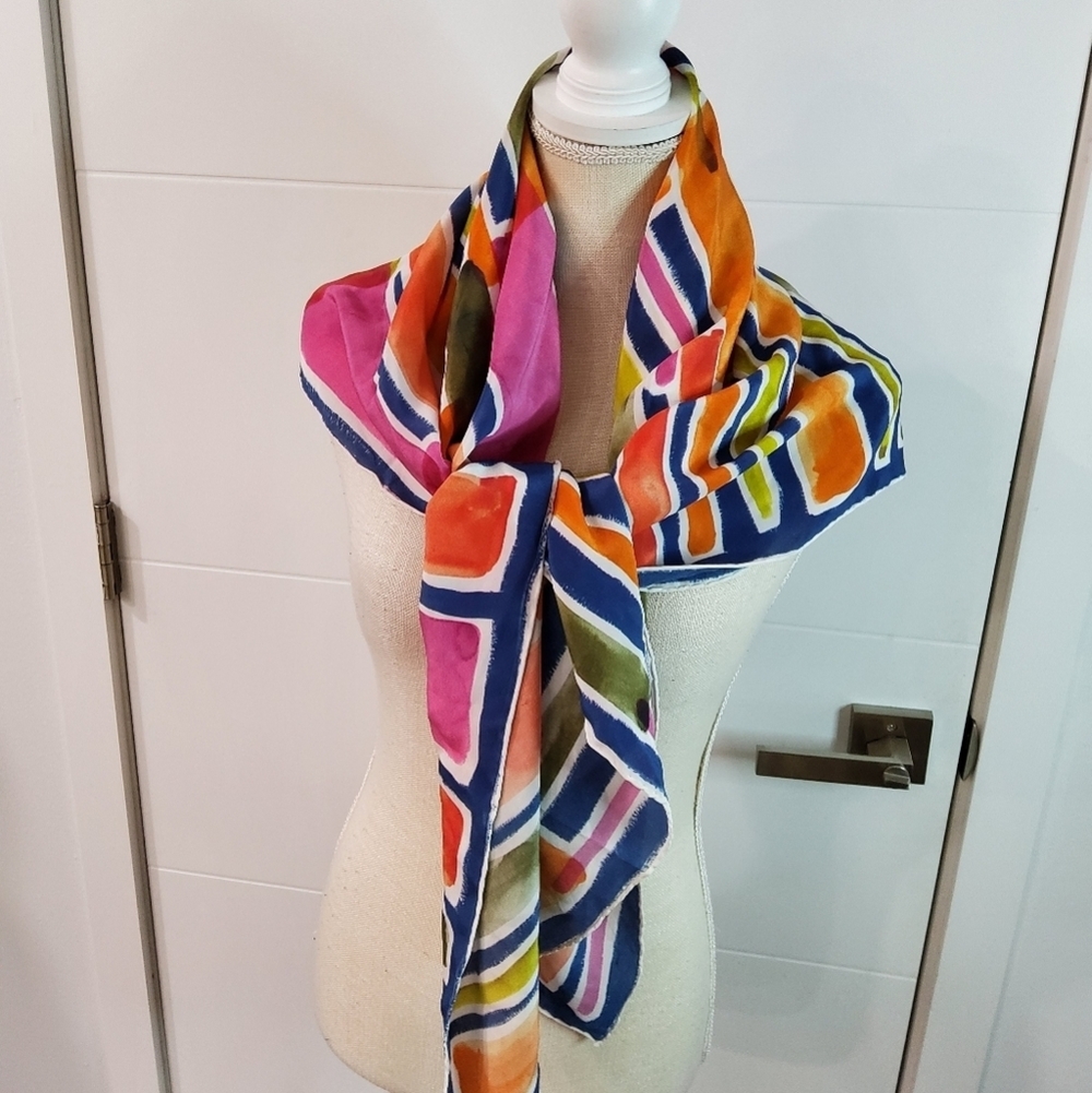 Robin Ann Meyer Geo Semblance Silk Scarf Size 43"×43" - Picture 6 of 8